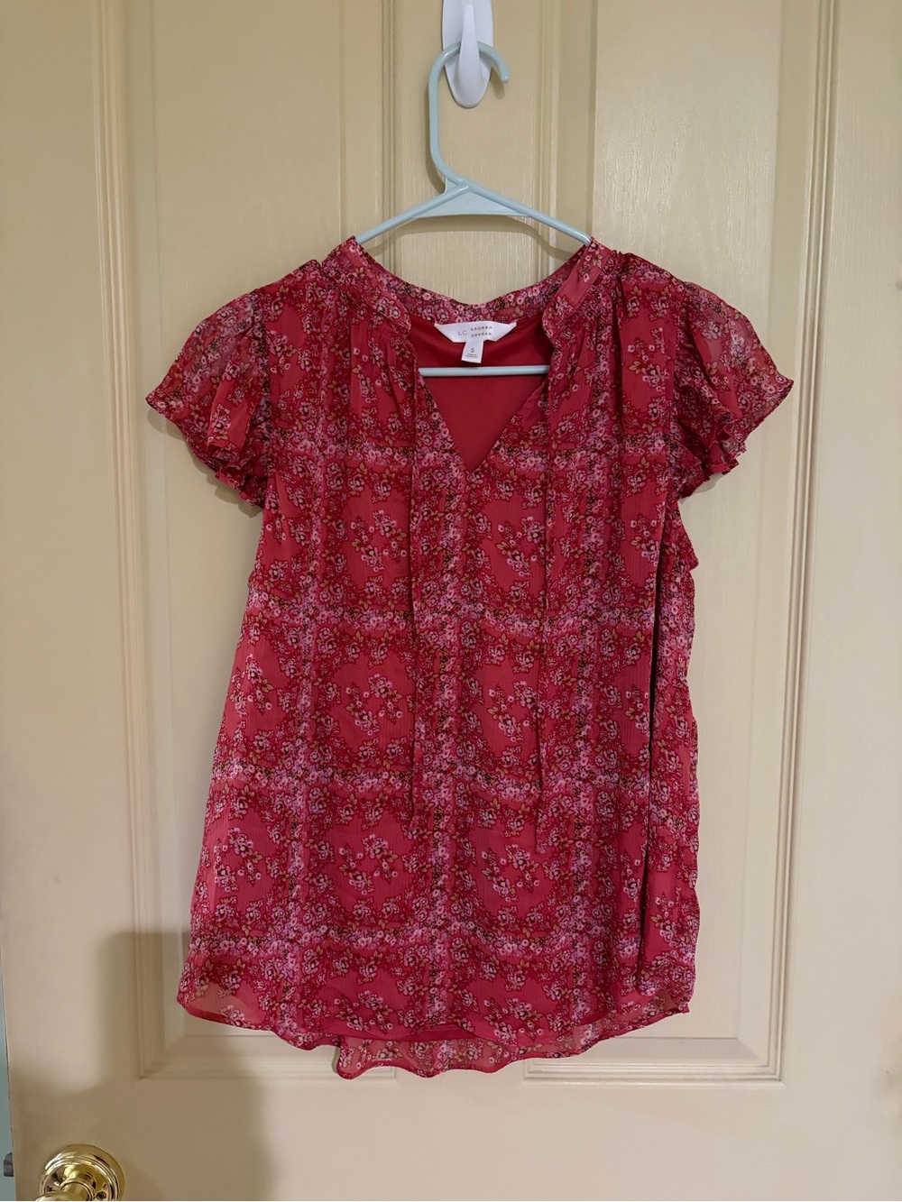 LC Lauren Conrad Pink Floral Flutter Sleeve Blouse